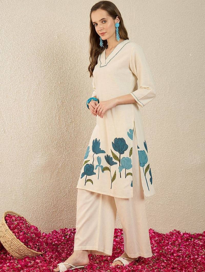 Women Floral Embroidered Regular Thread Work  Cotton Kurta with Palazzos