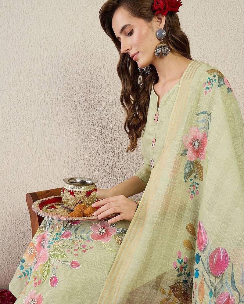 Women Floral Embroidered Thread Work  Cotton Kurta with Trousers & Dupatta
