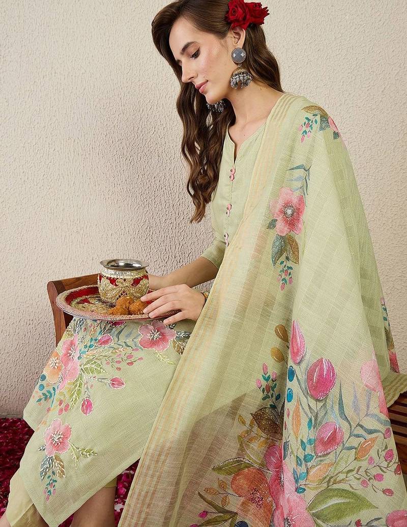 Women Floral Embroidered Thread Work  Cotton Kurta with Trousers & Dupatta