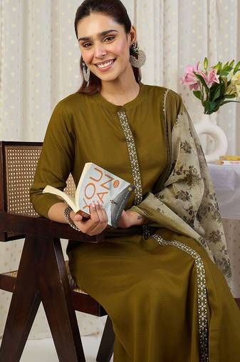 Embroidered Thread Work Kurta With Trousers & Dupatta