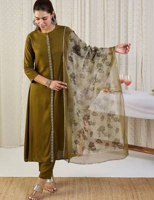 Embroidered Regular Thread Work Kurta With Trousers & Dupatta 2