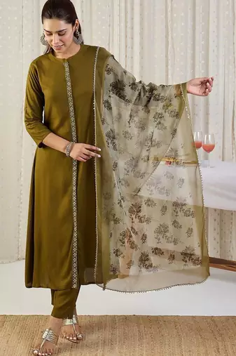 Embroidered Regular Thread Work Kurta With Trousers & Dupatta