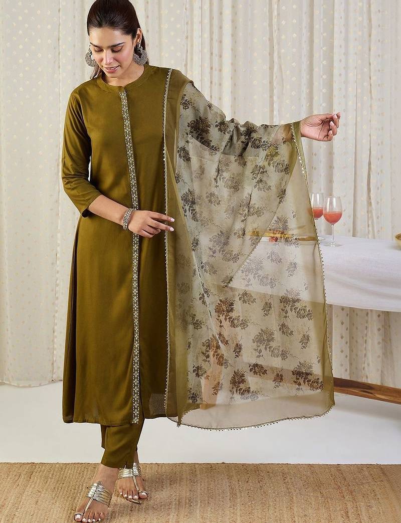 Embroidered Regular Thread Work Kurta With Trousers & Dupatta