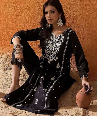 Black Floral Embroidered Notch Neck Straight Kurta 2