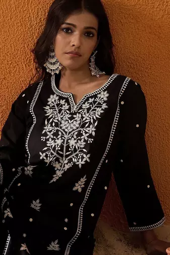 Black Floral Embroidered Notch Neck Straight Kurta