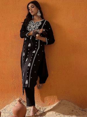Black Floral Embroidered Notch Neck Straight Kurta 1