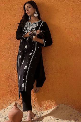 Black Floral Embroidered Notch Neck Straight Kurta