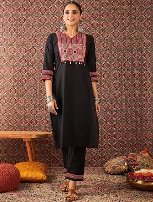 Women Ethnic Motifs Black Printed  Cotton Kurta with Trousers & Dupatta 5