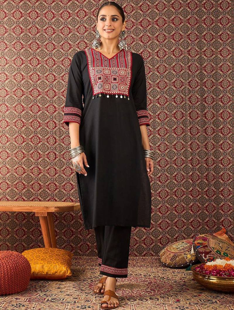 Women Ethnic Motifs Black Printed  Cotton Kurta with Trousers & Dupatta