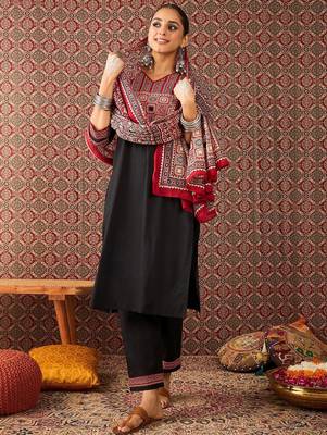 Women Ethnic Motifs Black Printed  Cotton Kurta with Trousers & Dupatta 6