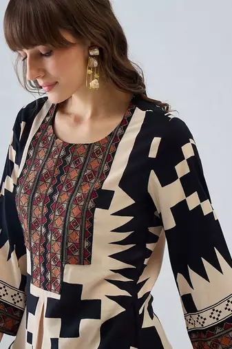 Women Printed Regular Thread Work Kurta with Palazzos