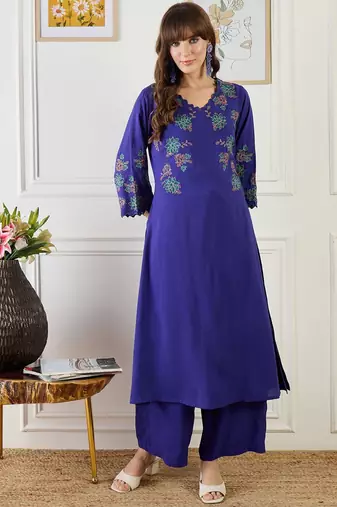 Women Floral Embroidered Regular Thread Work Kurta with Palazzos