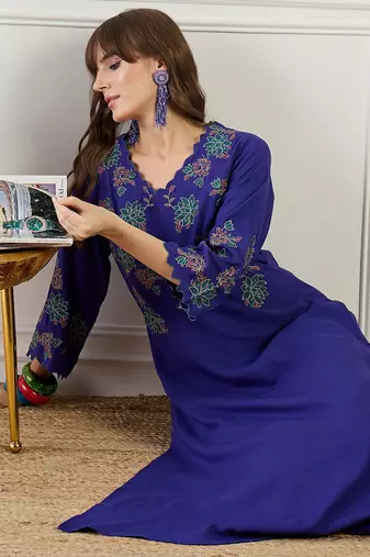 Women Floral Embroidered Regular Thread Work Kurta with Palazzos