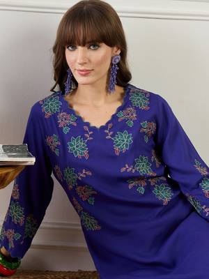 Women Floral Embroidered Regular Thread Work Kurta with Palazzos 3