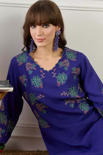 Women Floral Embroidered Regular Thread Work Kurta with Palazzos