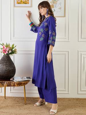 Women Floral Embroidered Regular Thread Work Kurta with Palazzos 4