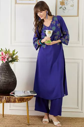 Women Floral Embroidered Regular Thread Work Kurta with Palazzos