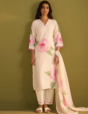 Women Floral Printed Regular Sequinned Linen Kurta with Trousers & With Dupatta 4