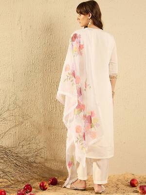 Women Floral Embroidered Regular Thread Work Kurta with Trousers & With Dupatta 3