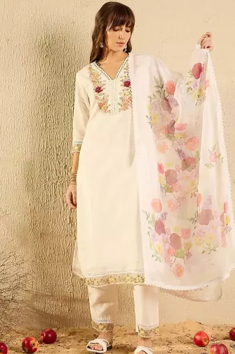 Women Floral Embroidered Regular Thread Work Kurta with Trousers & With Dupatta