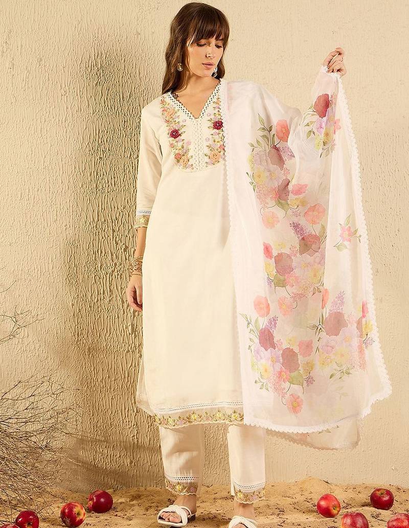 Women Floral Embroidered Regular Thread Work Kurta with Trousers & With Dupatta