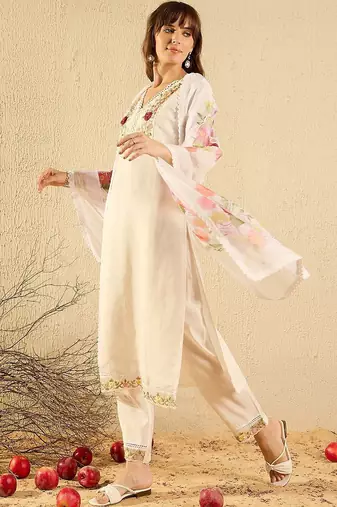 Women Floral Embroidered Regular Thread Work Kurta with Trousers & With Dupatta