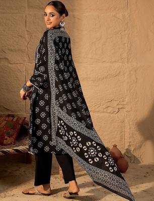 Women Ethnic Motifs Printed Regular  Cotton Kurta with Trousers & With Dupatta 4