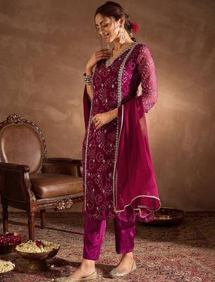 Bandhani Printed V-Neck Zari Silk Chiffon Straight Kurta With Trousers & Dupatta 3