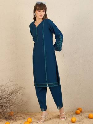 Ethnic Motifs Embroidered Flared Sleeves Notch Neck Straight Kurta with Trousers 4