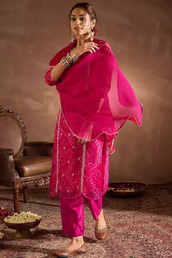 Floral Embroidered V-Neck Sequinned Cotton Straight Kurta With Trousers & Dupatta
