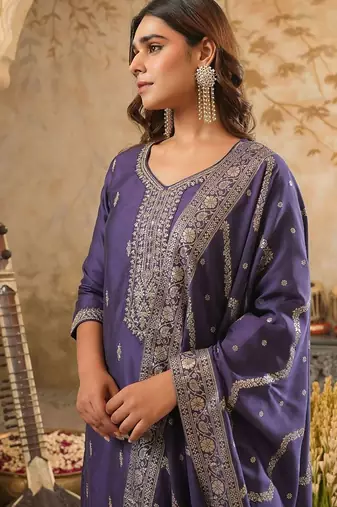 Floral Embroidered Round Neck Zari Straight Kurta & Trousers With Dupatta