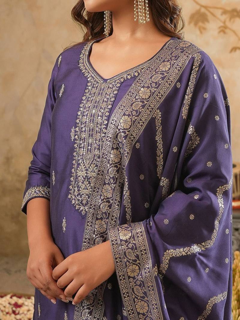 Floral Embroidered Round Neck Zari Straight Kurta & Trousers With Dupatta