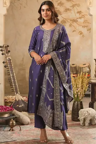 Floral Embroidered Round Neck Zari Straight Kurta & Trousers With Dupatta