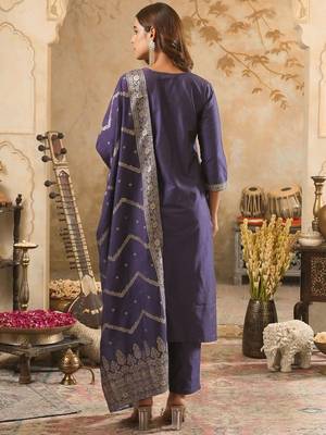 Floral Embroidered Round Neck Zari Straight Kurta & Trousers With Dupatta 5