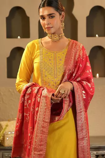 Floral Yoke Design Round Neck Zari Straight Kurta & Trousers With Dupatta