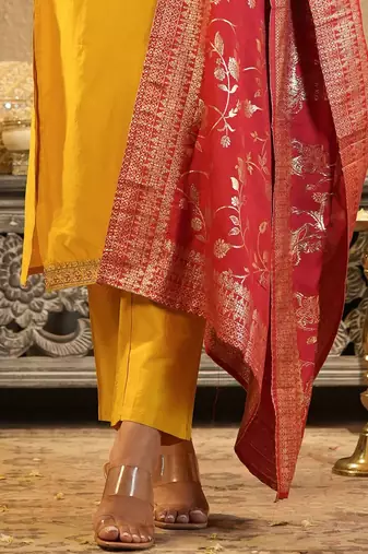 Floral Yoke Design Round Neck Zari Straight Kurta & Trousers With Dupatta