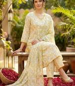 Women Floral Printed Regular  Cotton Kurta with Trousers & With Dupatta