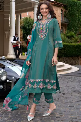 Women Floral Embroidered Regular Thread Work Kurta with Trousers & With Dupatta