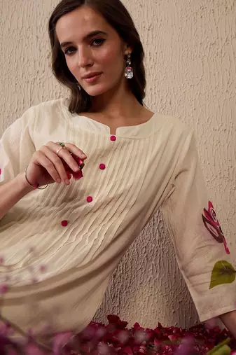 Women Floral Printed Regular Thread Work Pure Cotton Kurta with Trousers