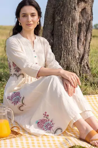 Women Floral Embroidered Pleated Thread Work Pure Cotton Kurta with Trousers