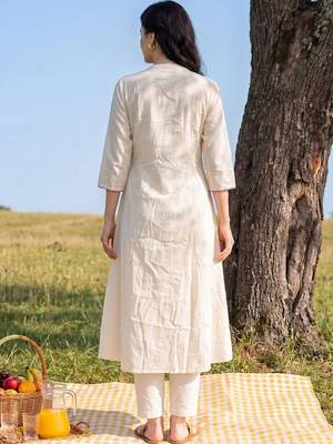Women Floral Embroidered Pleated Thread Work Pure Cotton Kurta with Trousers 4