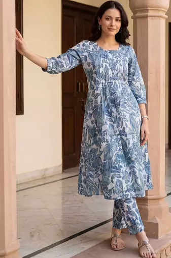 Women Floral Printed Regular Pure Cotton Kurta with Trousers