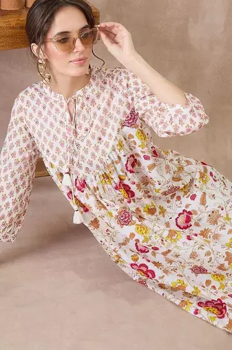 Women Floral Printed Empire  Cotton Kurta with Trousers