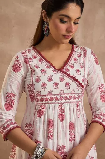 Women Floral Printed Regular Pure Cotton Kurta with Trousers