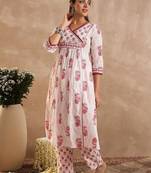 Women Floral Printed Regular Pure Cotton Kurta with Trousers
