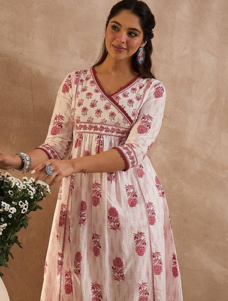 Women Floral Printed Regular Pure Cotton Kurta with Trousers