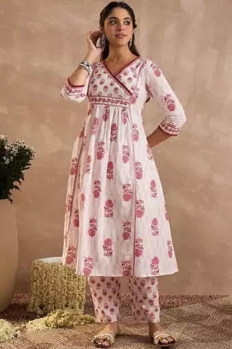 Women Floral Printed Regular Pure Cotton Kurta with Trousers