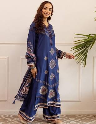 Women Ethnic Motifs Printed Kurta with Palazzos & Dupatta 5