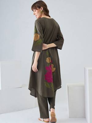 Women Floral Printed Regular Pure Cotton Kurta with Trousers 3