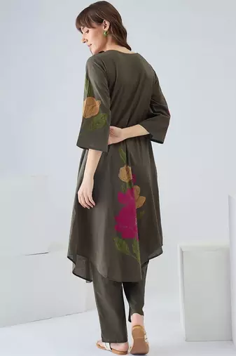 Women Floral Printed Regular Pure Cotton Kurta with Trousers